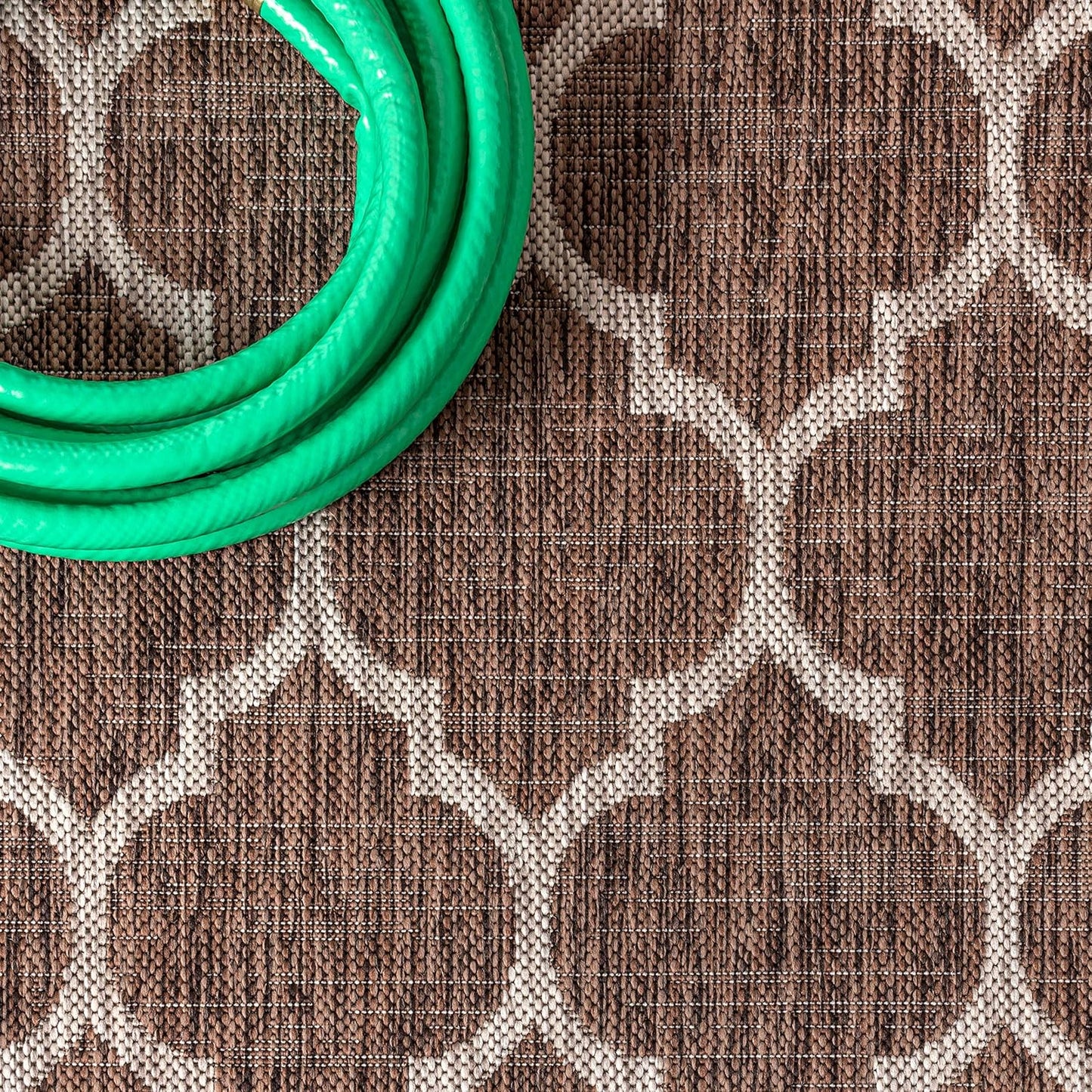 Eyely BMS109B-5R Santa Monica Trebol Moroccan Trellis Textured Weave Indoor/Outdoor Area Rug Coastal;Bohemian, Bedroom, Backyard, Patio, Easy-Cleaning, Non-Shedding, 5' Round, Espresso/Taupe