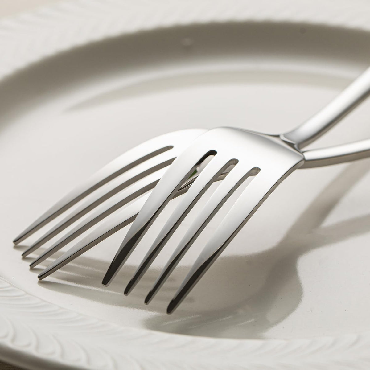 KINGSTONE 4 Piece Dinner Forks Set, 18/10 Stainless Steel Forks, Silver Food Grade Fork Set of 4, Metal Forks for Home, Kitchen, Weddings, Parties or Restaurant, Dishwasher Safe-8.18inches