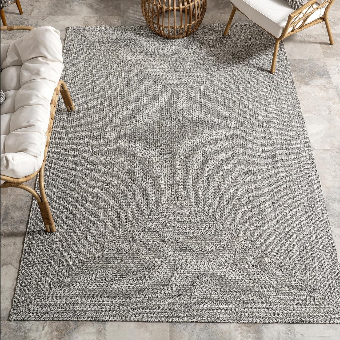 nuLOOM 4' x 6' Solid Hand Braided Indoor/Outdoor Area Rug, Pet-Friendly, High Traffic, Weather Resistant, for Patio, Balcony, Bedroom, Living Room, Dining Room, Wynn Salt And Pepper