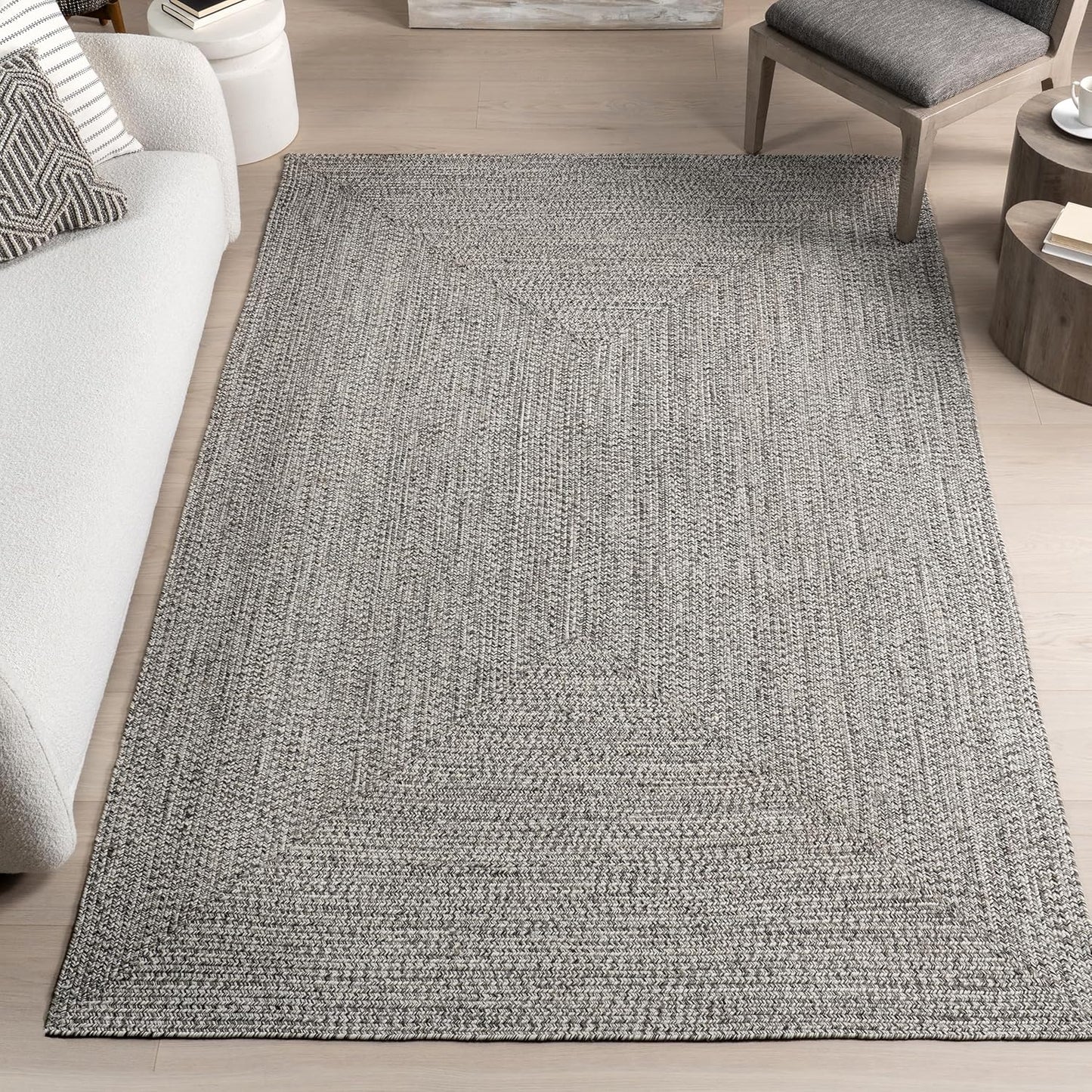 nuLOOM 4' Round Solid Hand Braided Indoor/Outdoor Area Rug, Pet-Friendly, High Traffic, Weather Resistant, for Patio, Balcony, Bedroom, Living, Dining Room, Wynn Salt and Pepper